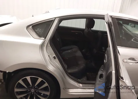 2016 Nissan Altima 2.5 Sv z USA, uszkodzony, nr VIN 1N4AL3AP8GC159873